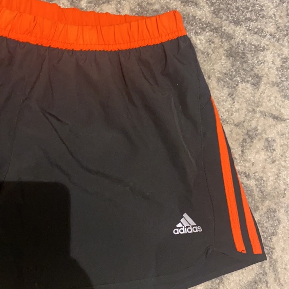 WOMENS Adidas Black Orange Active Shorts 10 - Picture 2 of 4